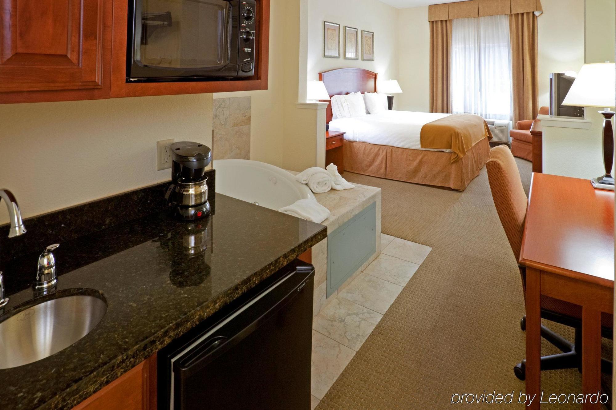 Holiday Inn Express Hotel & Suites Dallas - Grand Prairie I-20 By Ihg Exterior foto