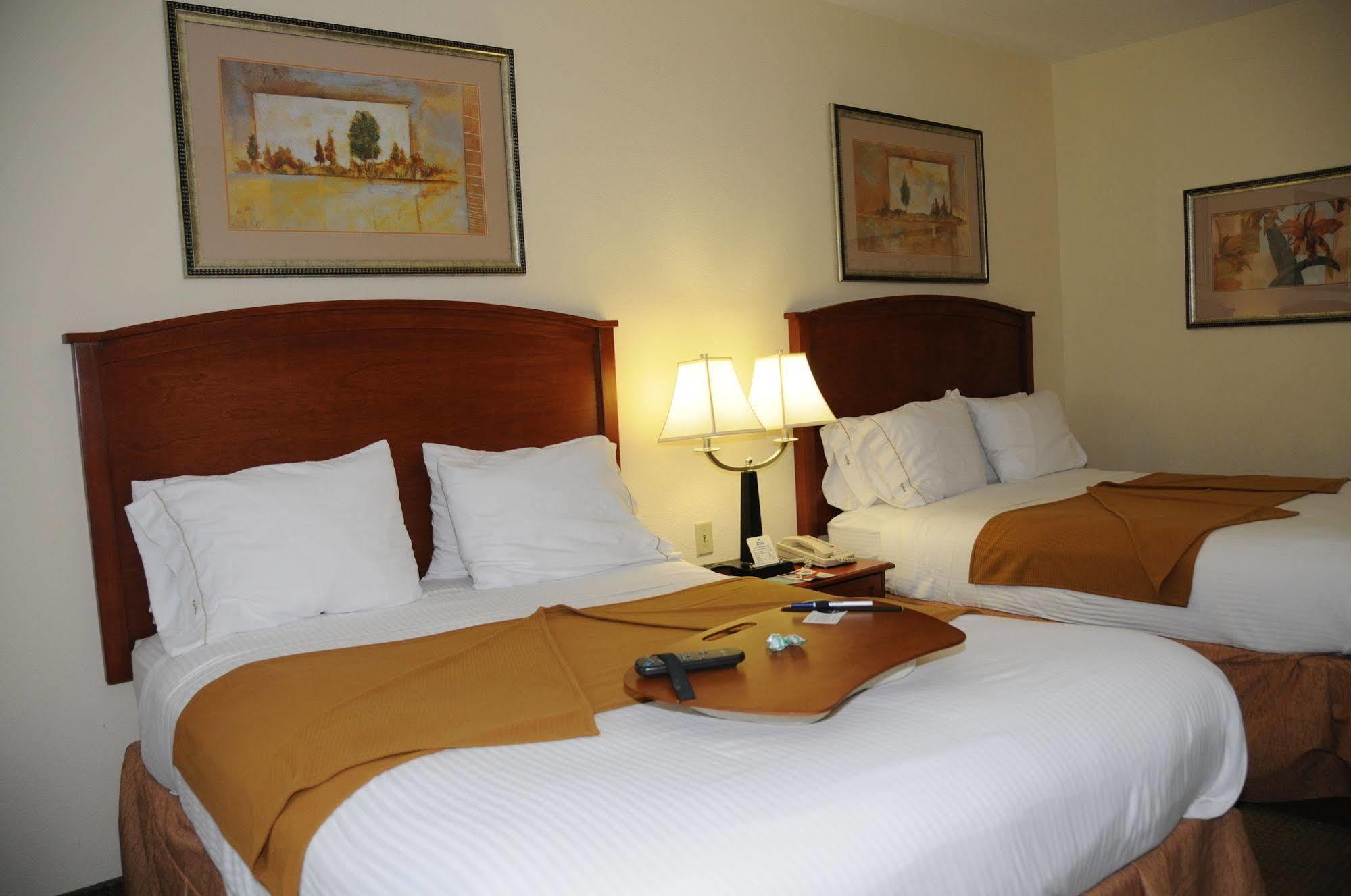 Holiday Inn Express Hotel & Suites Dallas - Grand Prairie I-20 By Ihg Exterior foto